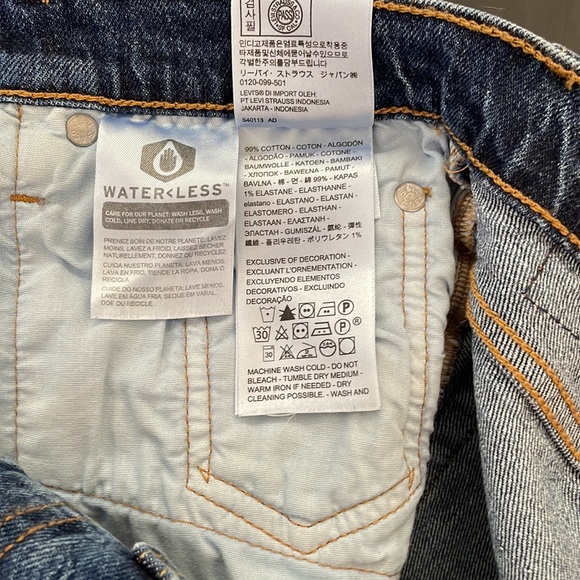 Levi’s 501 Jean Shorts - Picture 4 of 5